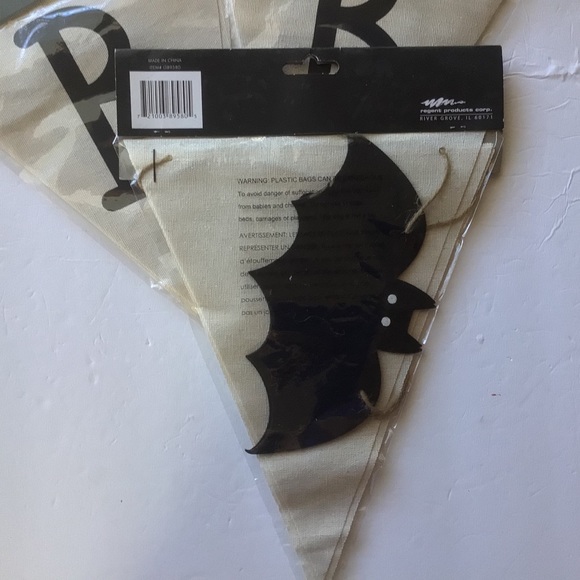 CLEARANCE MAKE OFFER !  
HALLOWEEN PARTY BANNERS BUNDLE OF THREE NWT - Picture 5 of 16